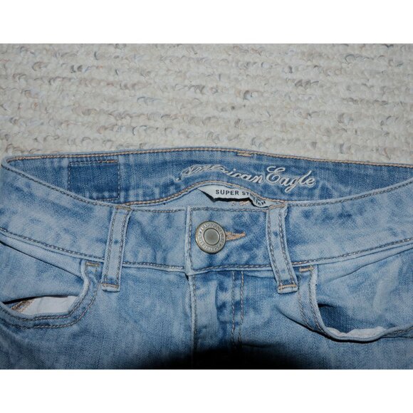 Light Blue Jeans with Floral Print - American Eagle - Picture 2 of 6